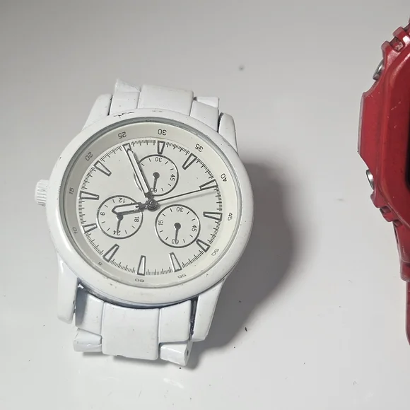 G-Shock Red Digital Watch - Picture 4 of 5